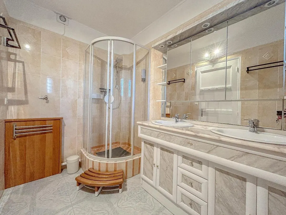 Face A La Mer, T3 Avec Terrasse Et Parking Prive Frejus