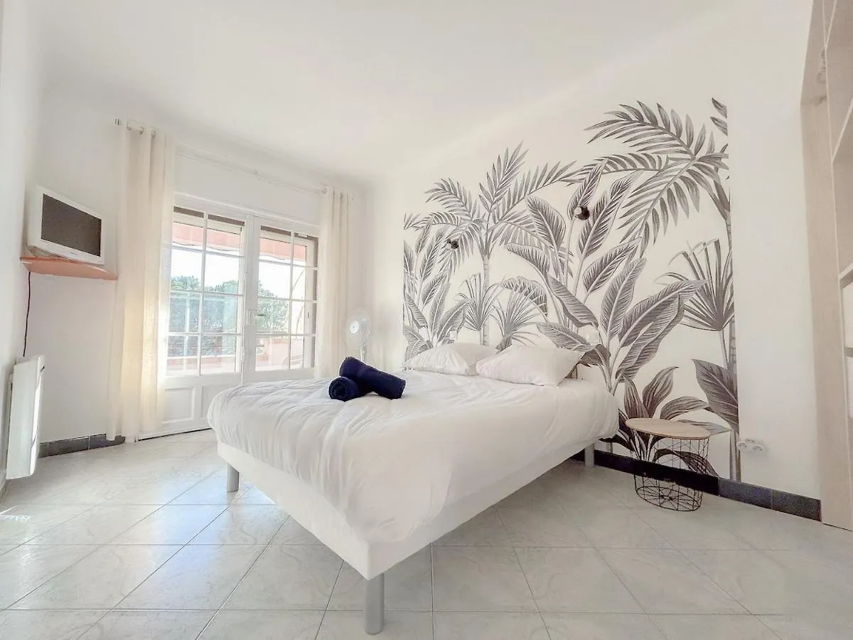 Face A La Mer, T3 Avec Terrasse Et Parking Prive Frejus
